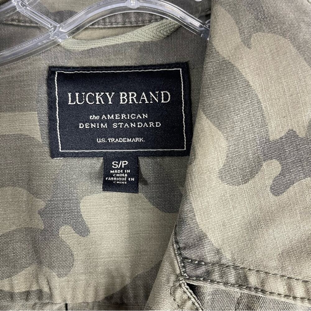 Lucky Brand green camo button front oversized collared shirt small - Picture 4 of 7